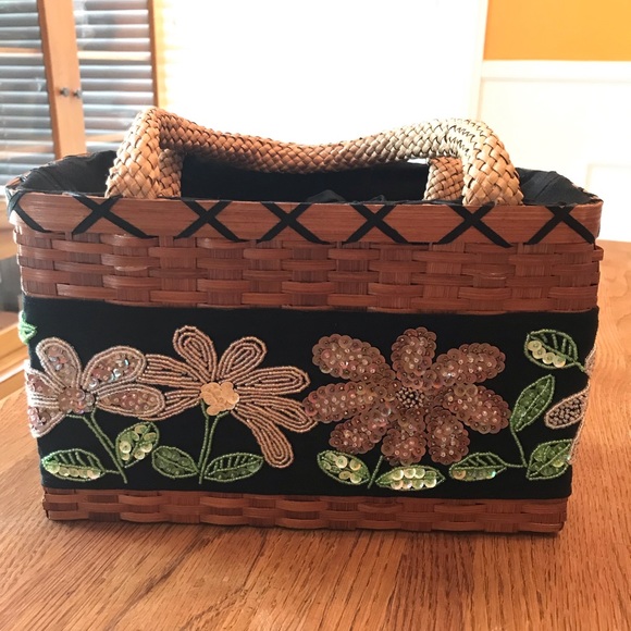 Pita Kura Handbeaded Drawstring Straw Bags - Picture 4 of 7